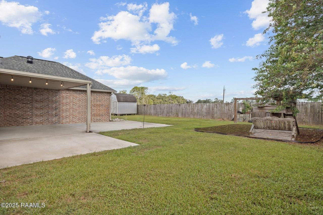 116 Alexis Dr - Photo 5 of 22