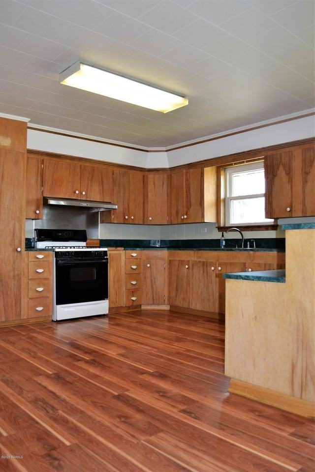 103 Clara St - Photo 5 of 10