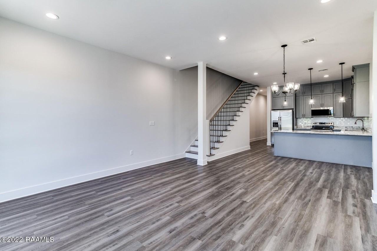 711 E Main St Unit 700 #700 - Photo 3 of 20