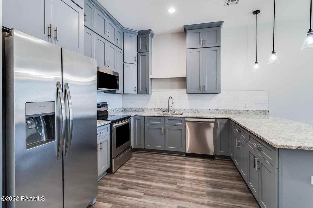 711 E Main St Unit 700 #700 - Photo 5 of 20