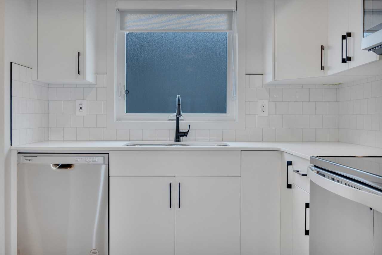 8128 227 St Nw - Photo 3 of 19