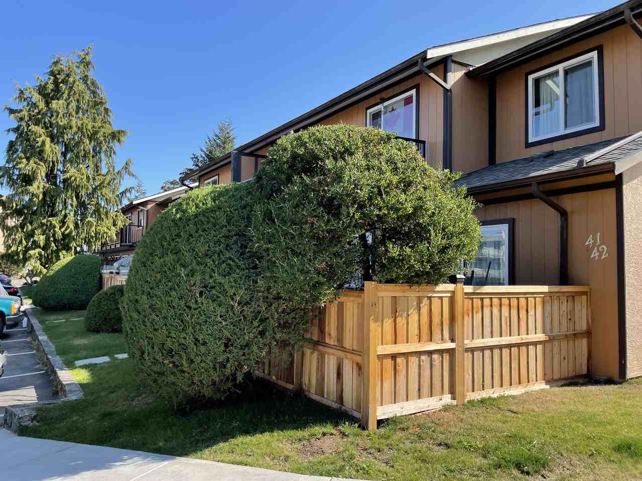 Pacific Village II Apartments - Photo 5 of 38