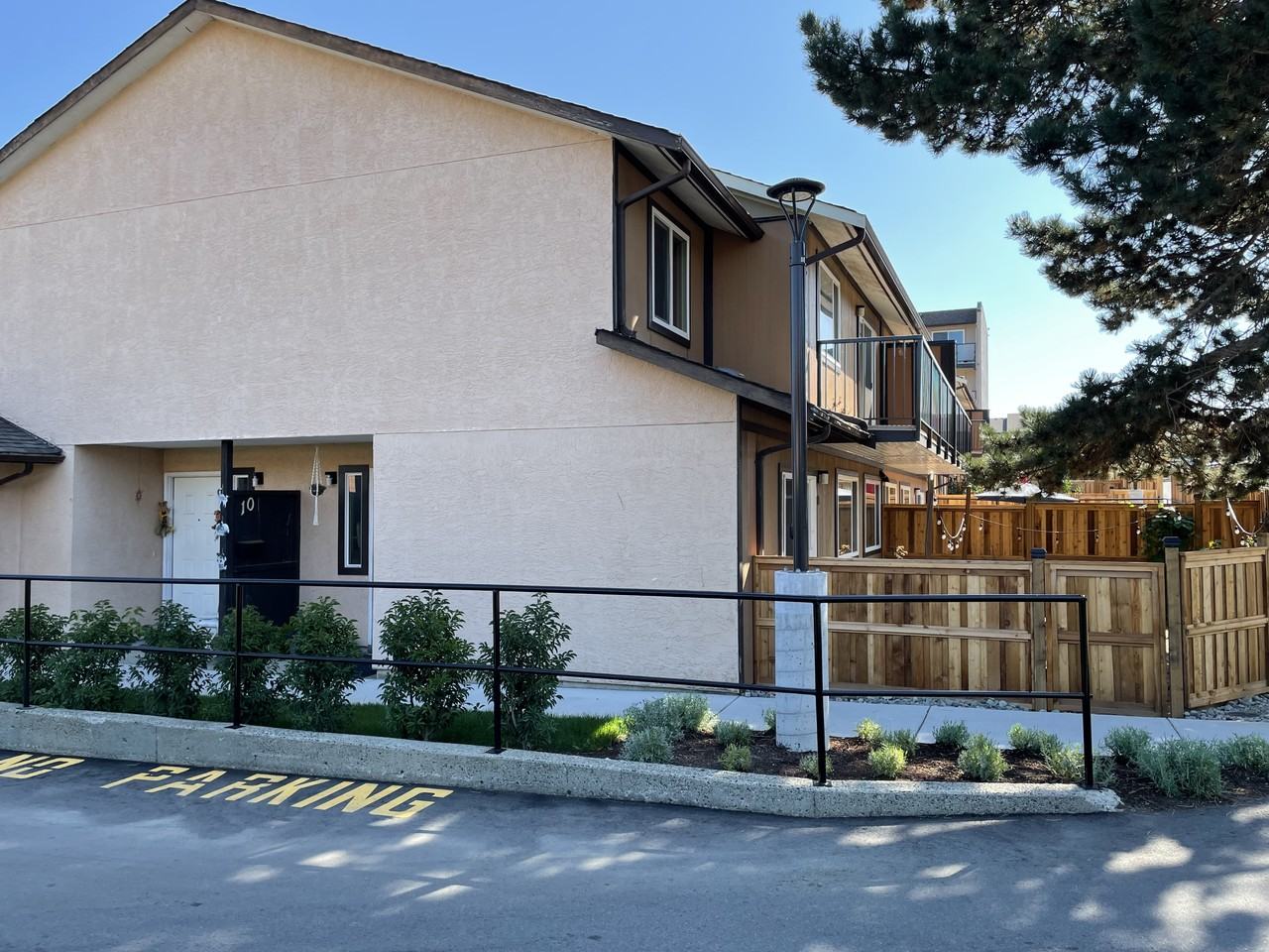 Pacific Village II Apartments - Photo 6 of 38