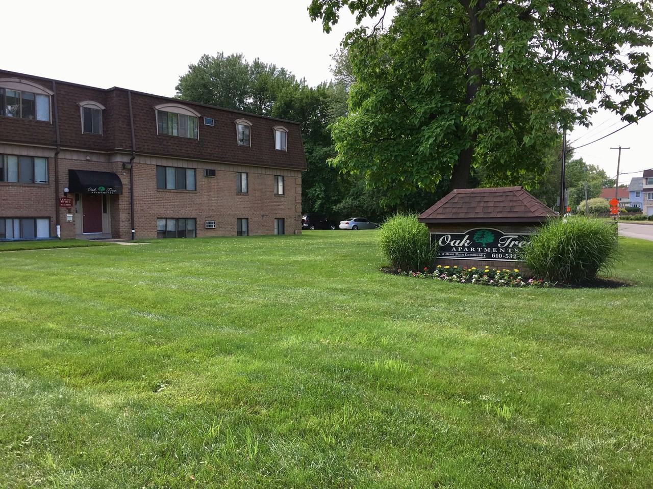 Oak Tree Apartments - Photo 3 of 37