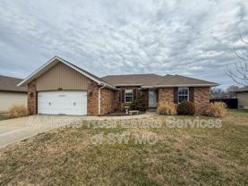 1124 S Venice Ave - Photo 1 of 1