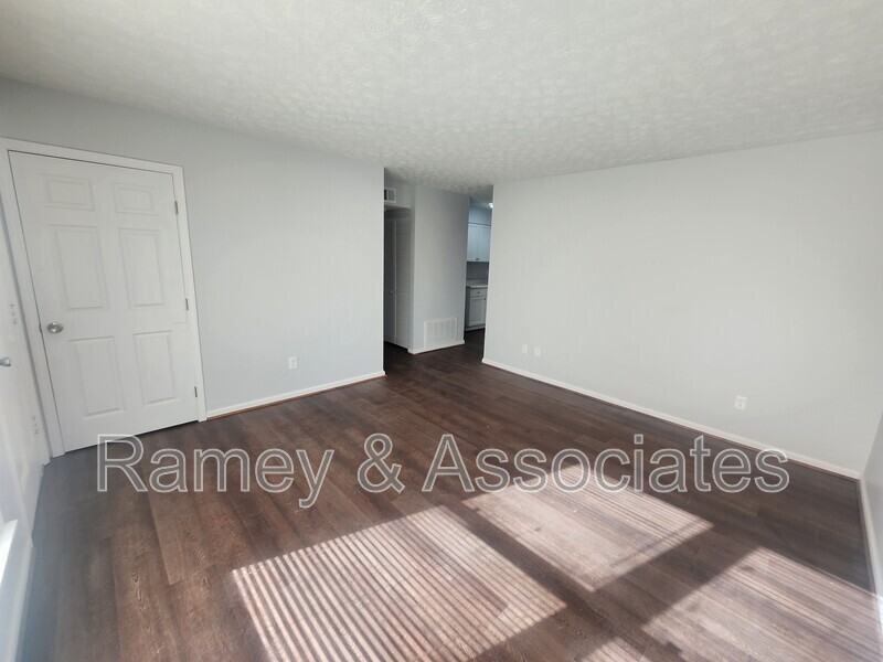 5703 Chestnutwood Way - Photo 6 of 29