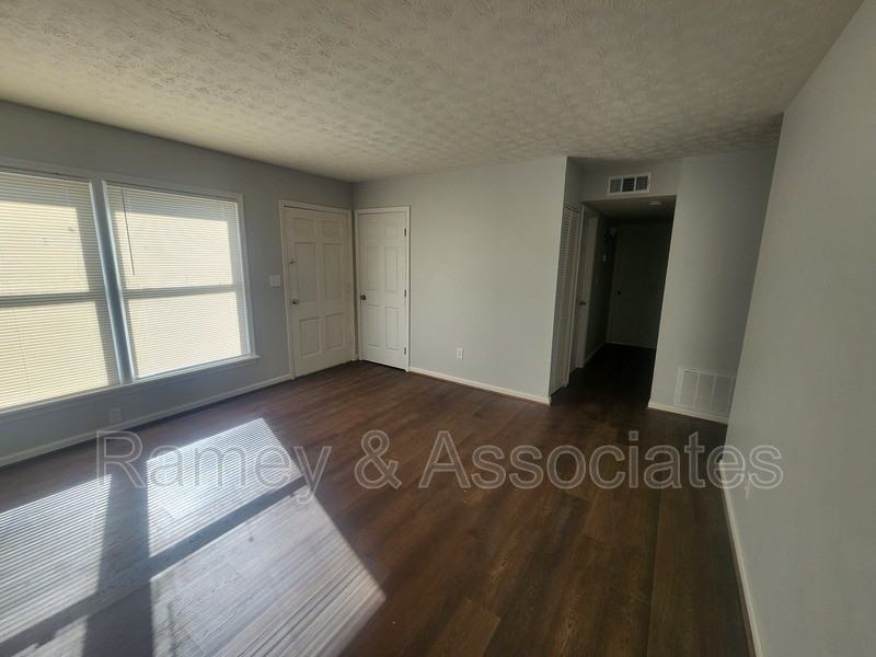 5703 Chestnutwood Way - Photo 7 of 29