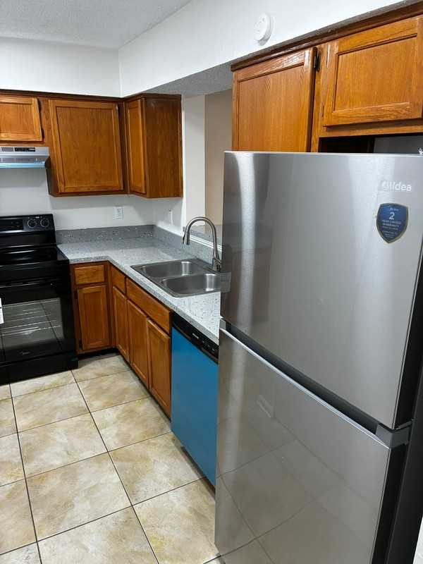 1222 Westdale Dr - Photo 7 of 20