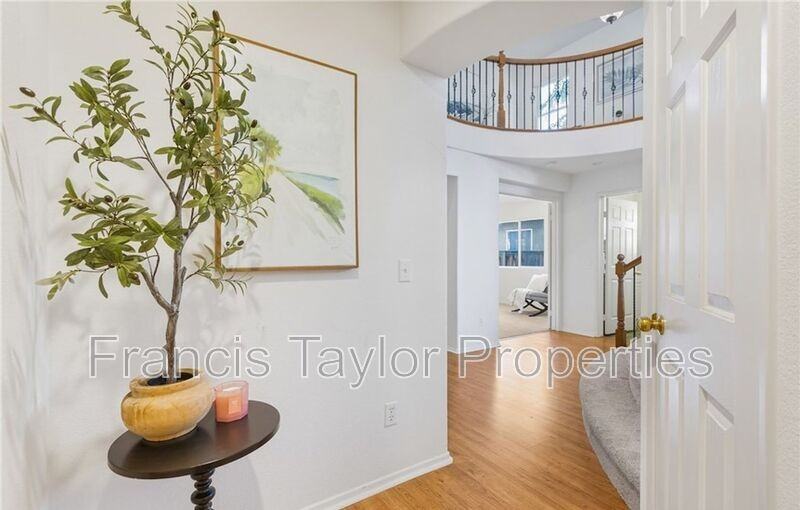 33422 Scarborough Ln - Photo 2 of 32