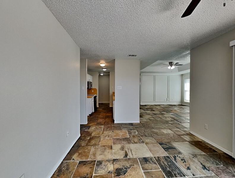 2524 Herring Cir - Photo 7 of 18