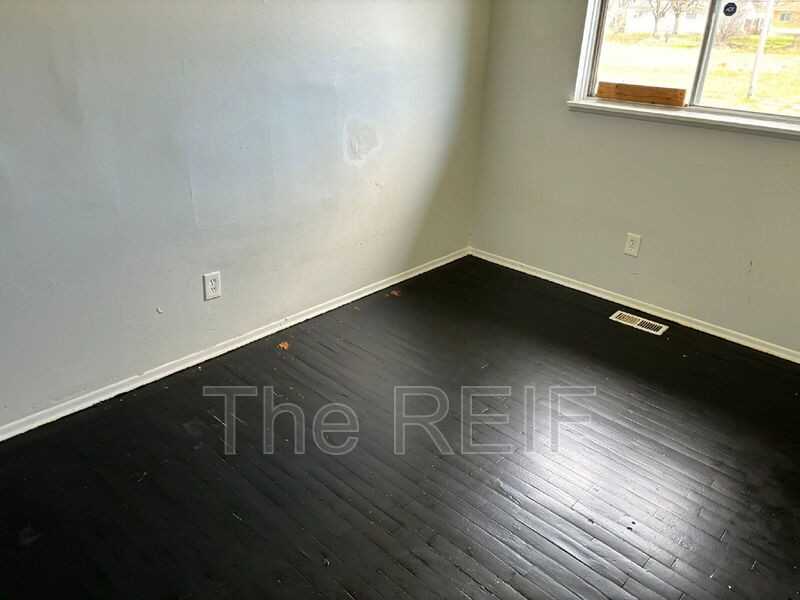 6203 Hilton Ln - Photo 7 of 12