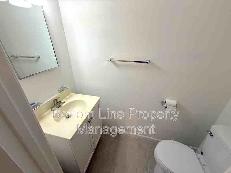 5810 Hunting Ridge Ln #D - Photo 5 of 16