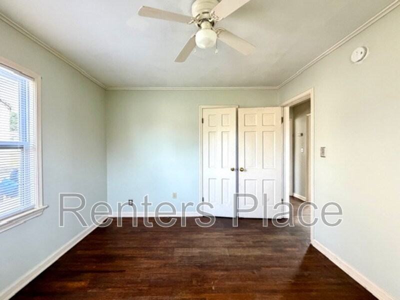 4707 E 7th St - Photo 6 of 14