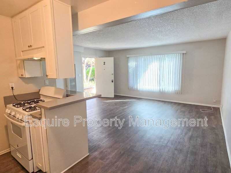 974 Ashland Ave #2 - Photo 4 of 13