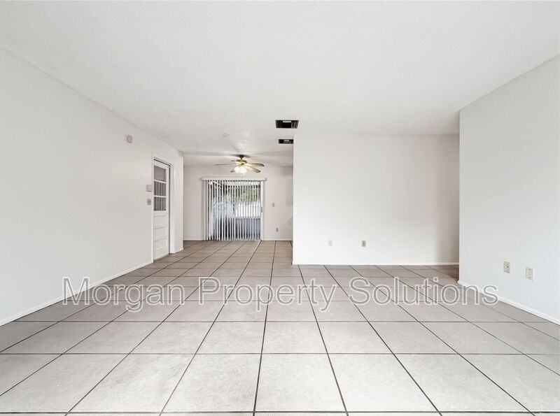 1221 Poinsettia Ave - Photo 4 of 22