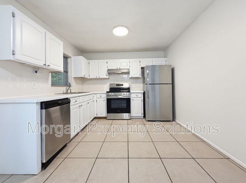 1221 Poinsettia Ave - Photo 7 of 22