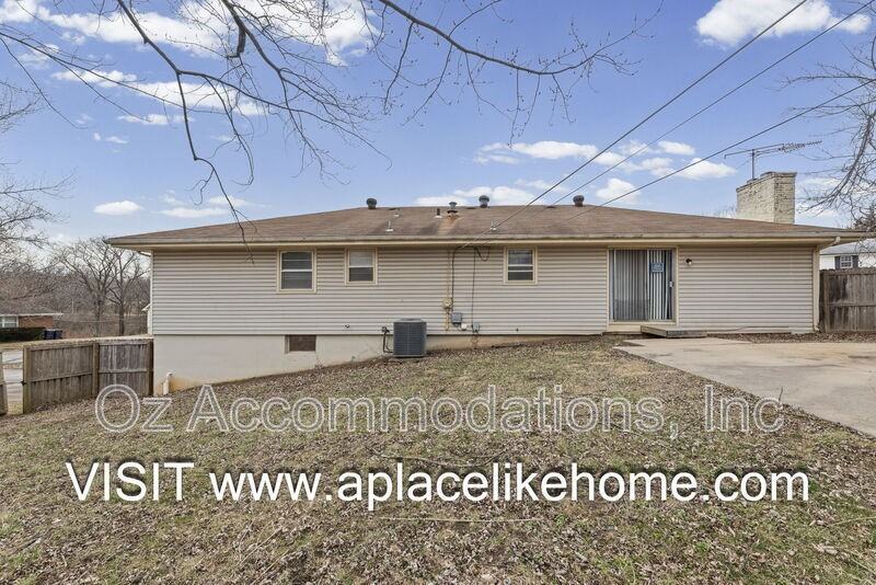 11007 Cleveland Ave - Photo 4 of 37