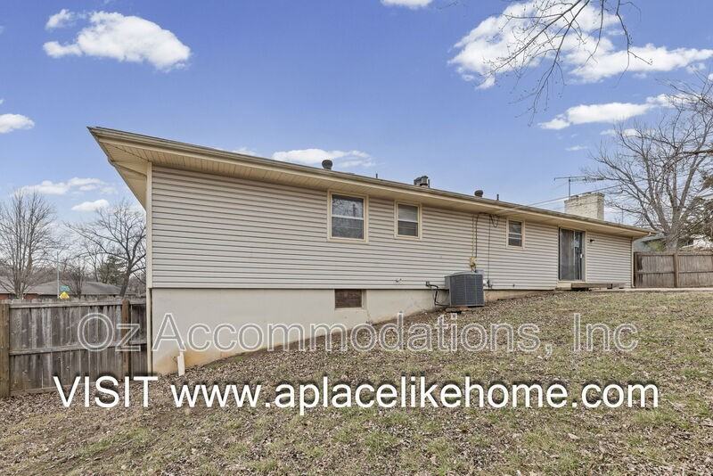 11007 Cleveland Ave - Photo 6 of 37