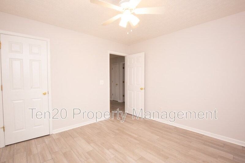 6020 White Pine Dr - Photo 2 of 11