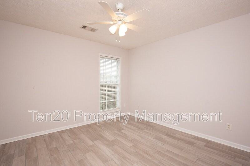 6020 White Pine Dr - Photo 3 of 11