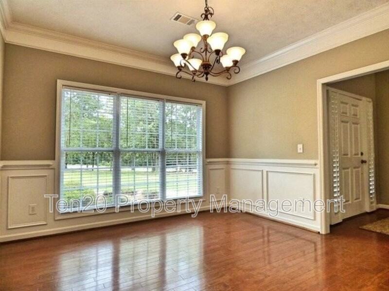 8 Misty Forest Dr - Photo 4 of 22