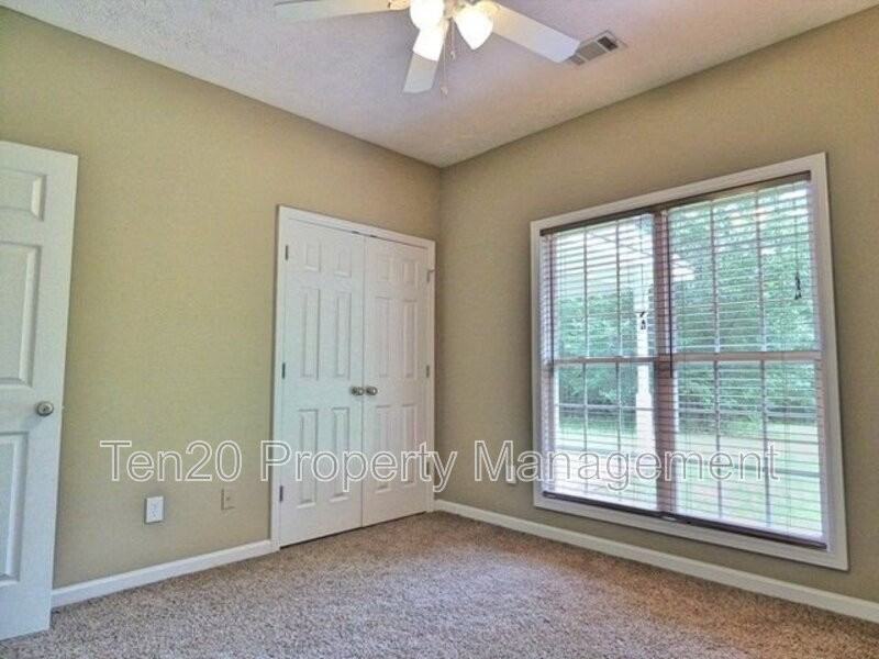 8 Misty Forest Dr - Photo 7 of 22