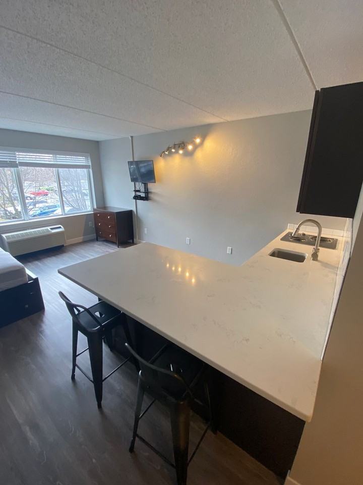 Creekview Court - Photo 6 of 15