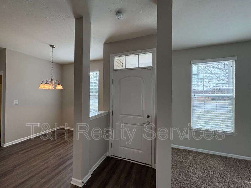 602 N Grant St - Photo 3 of 20