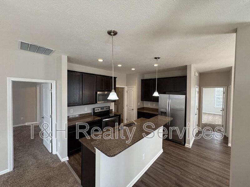 602 N Grant St - Photo 7 of 20