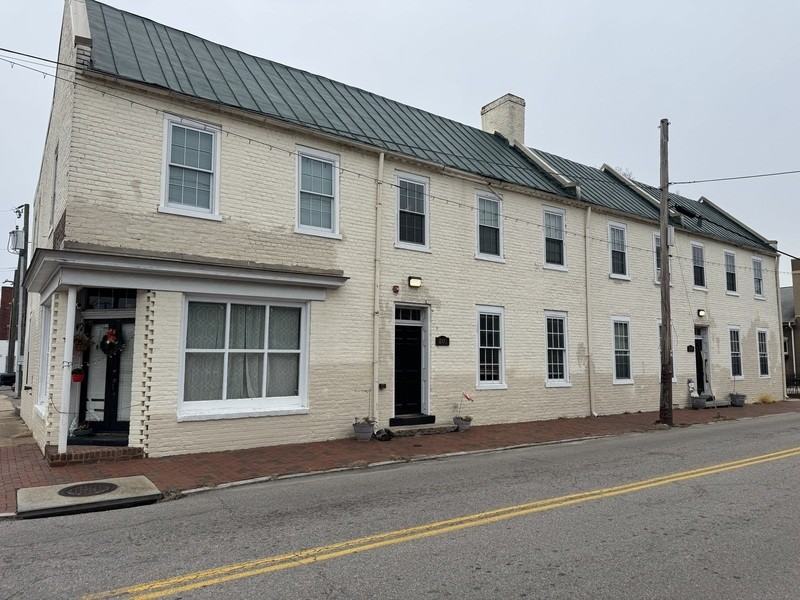 201 E Bank St #2 - Photo 2 of 10