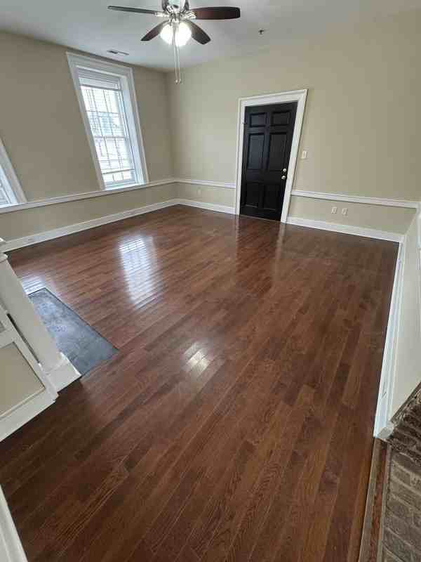 201 E Bank St #2 - Photo 3 of 10