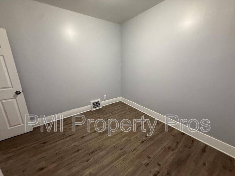 3278 N 17th St - Photo 2 of 20