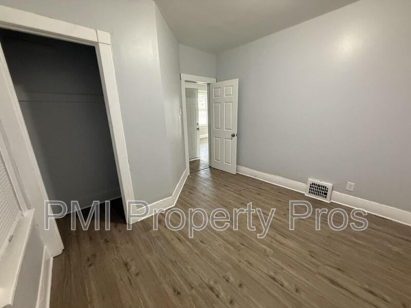 3278 N 17th St - Photo 3 of 20