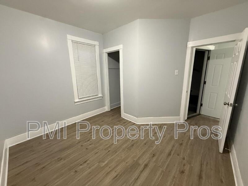 3278 N 17th St - Photo 4 of 20