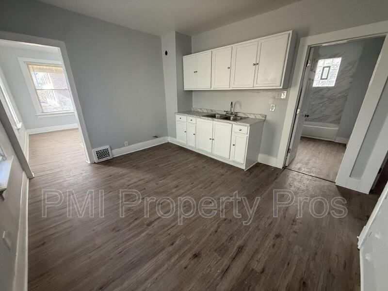 3278 N 17th St - Photo 7 of 20