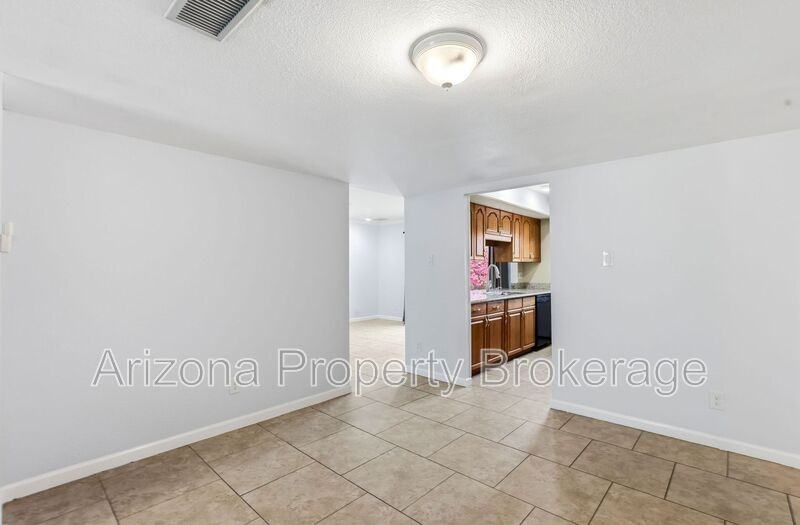 1704 E Bell De Mar Dr - Photo 6 of 30