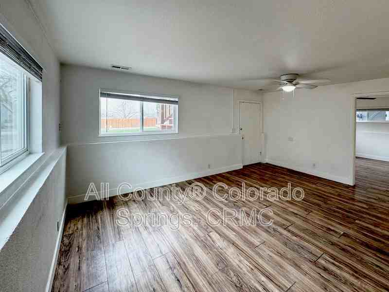 1340 Westend Ave - Photo 6 of 20