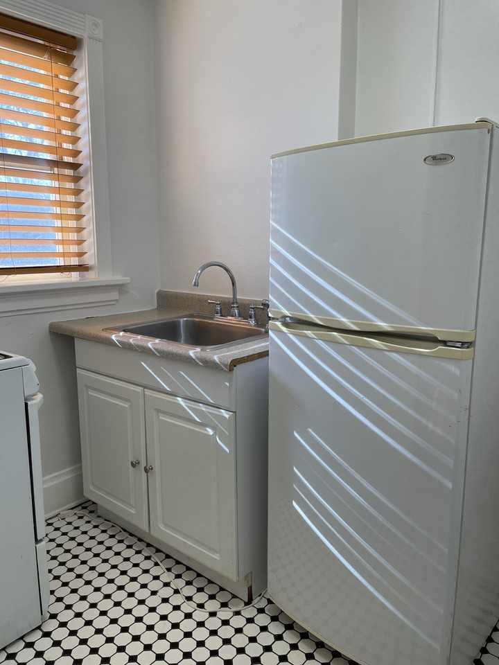 1260 Pennsylvania Street #17 - Photo 5 of 19