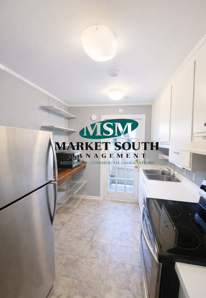 216 E Jones St - Photo 3 of 18