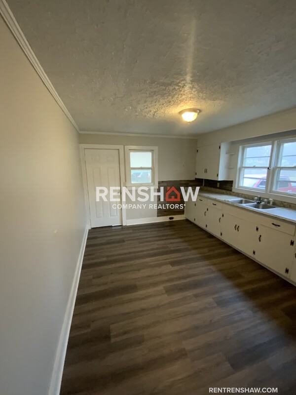 114 S Cox St - Photo 4 of 18