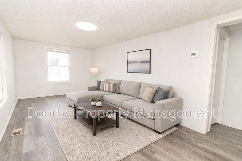 966 Beason Dr - Photo 2 of 12