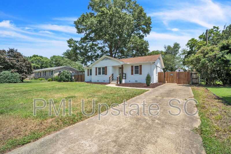 120 Abbotsford Dr - Photo 2 of 31