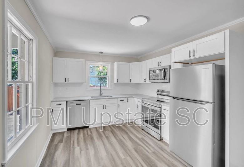 120 Abbotsford Dr - Photo 4 of 31