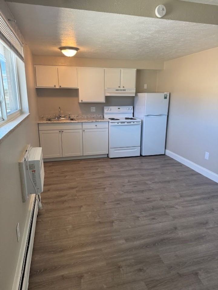 512 State St #13 - Photo 3 of 10