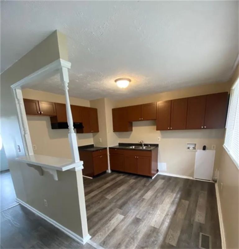 8139 E 37th Pl - Photo 3 of 7