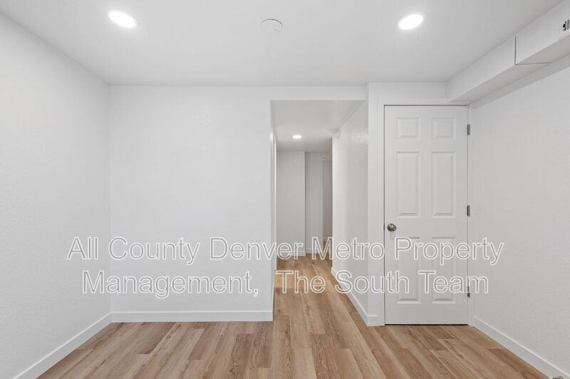 5579 S Delaware St - Photo 5 of 27