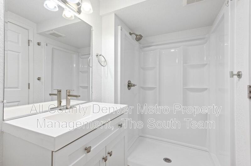 5579 S Delaware St - Photo 7 of 27