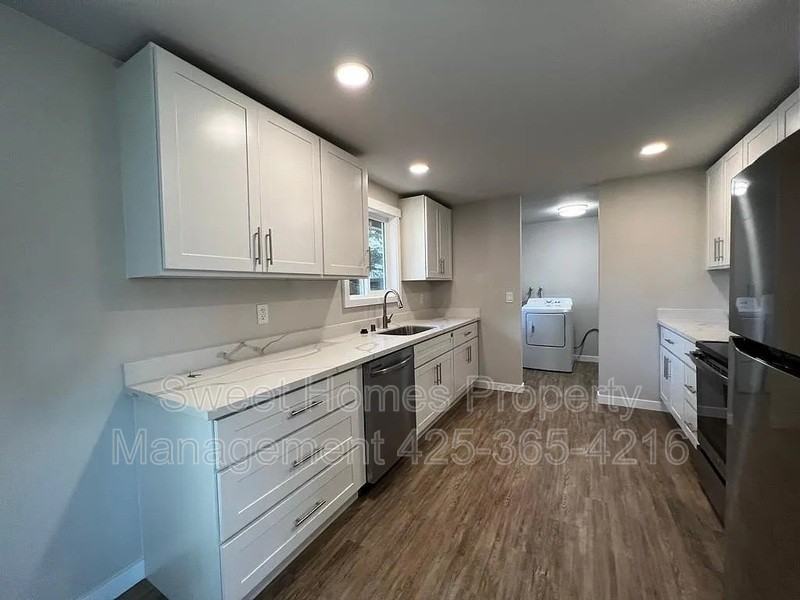 9212 Lawndale Ave Sw - Photo 4 of 12