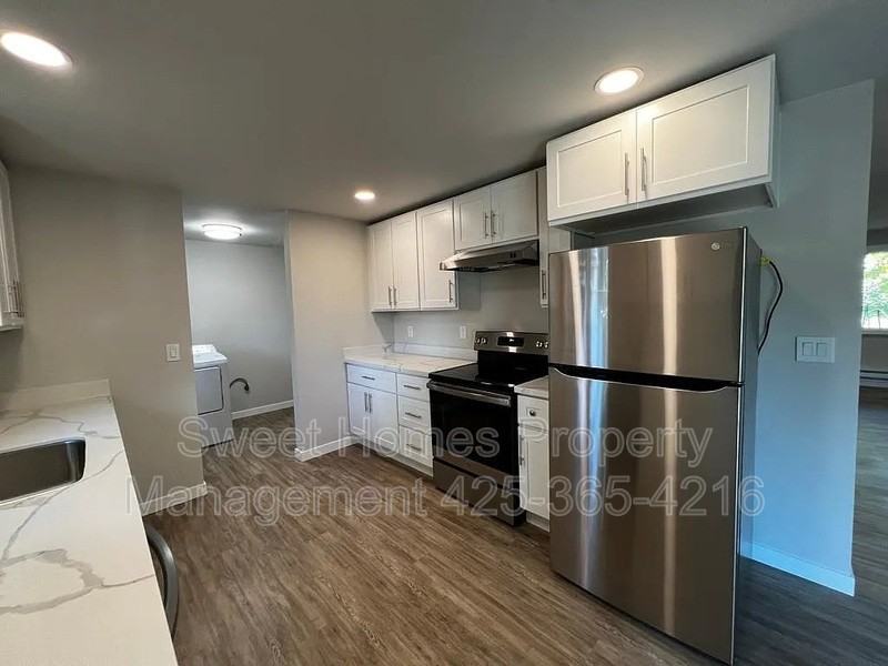 9212 Lawndale Ave Sw - Photo 5 of 12