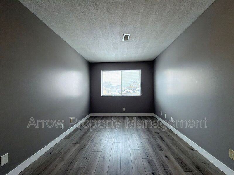 1111 E St #3 - Photo 3 of 10